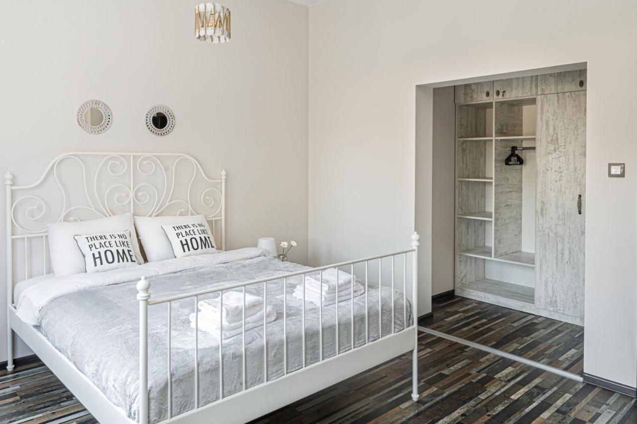 Gladstone Suites Plovdiv Bagian luar foto